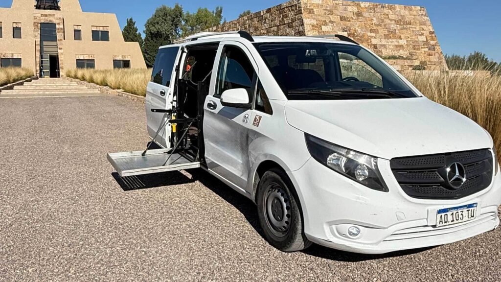 Servicio de traslados accesibles en Mendoza con vehículo adaptado